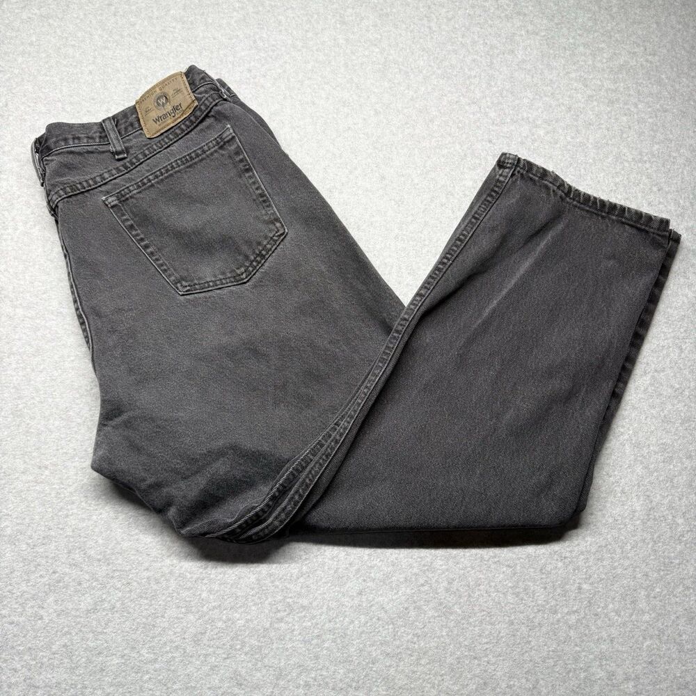 Wrangler Mens Relaxed Fit Black Denim Jeans Straight Solid Authentic Medium Wash